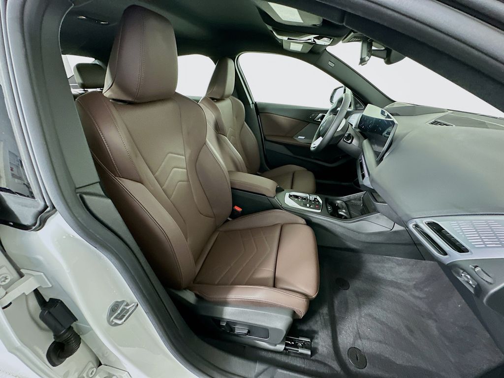 Thumbnail: 2025 BMW 2 Series - 27