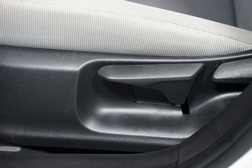 Thumbnail: 2025 Toyota Corolla - 30