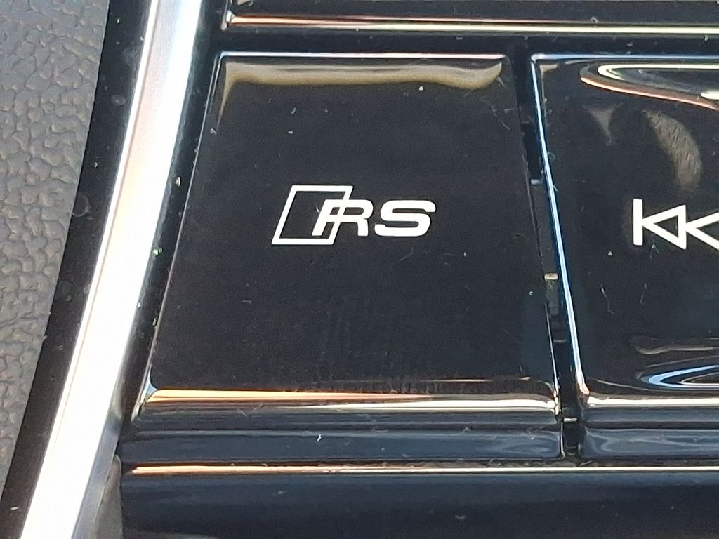 Thumbnail: 2023 Audi RS 7 - 25