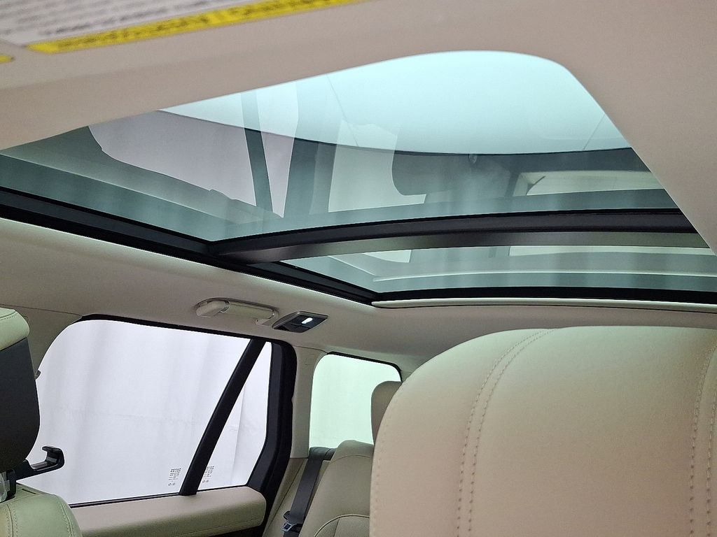 Thumbnail: 2019 Land Rover Range Rover - 15