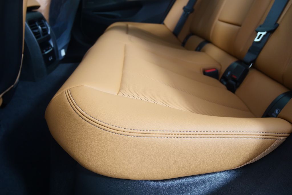 Thumbnail: 2026 BMW 3 Series - 14