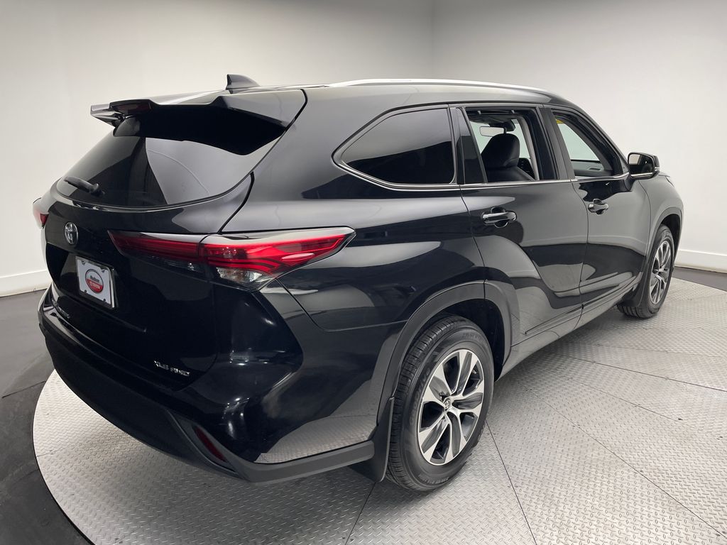 2022 Toyota Highlander XLE 5