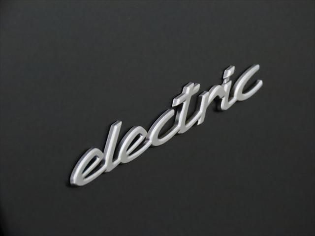 Thumbnail: 2025 Porsche Macan - 13