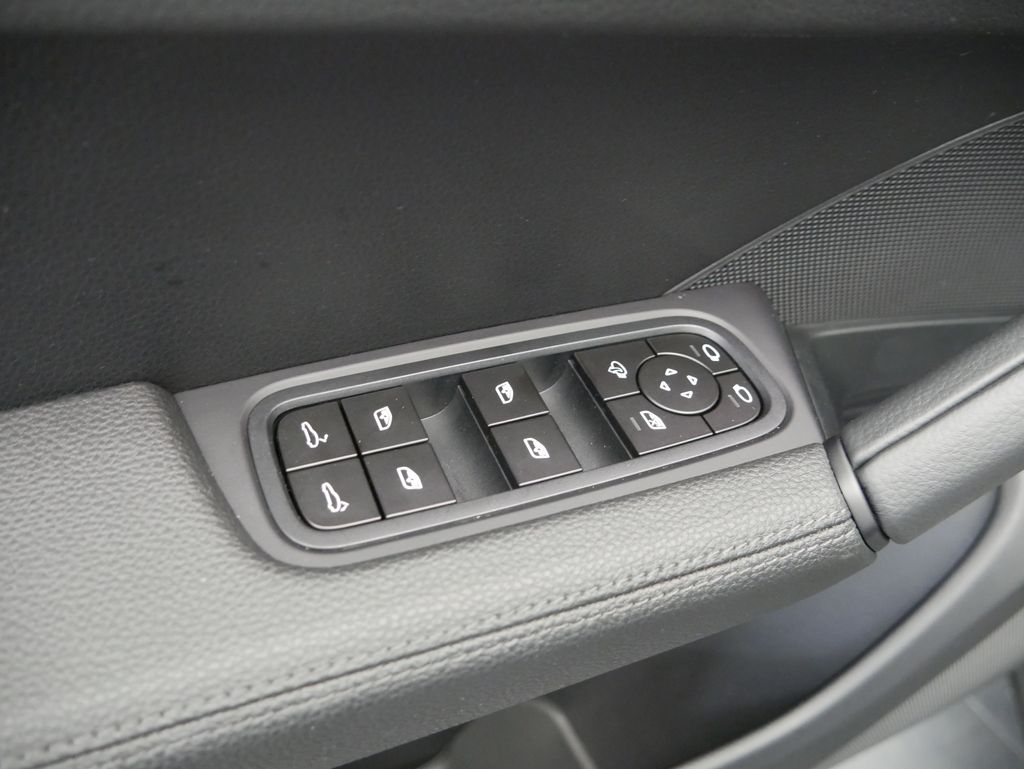 Thumbnail: 2024 Porsche Cayenne - 19