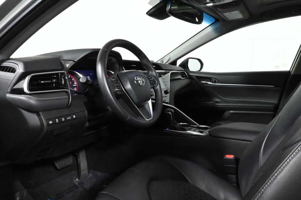 2018 Toyota Camry XSE 14