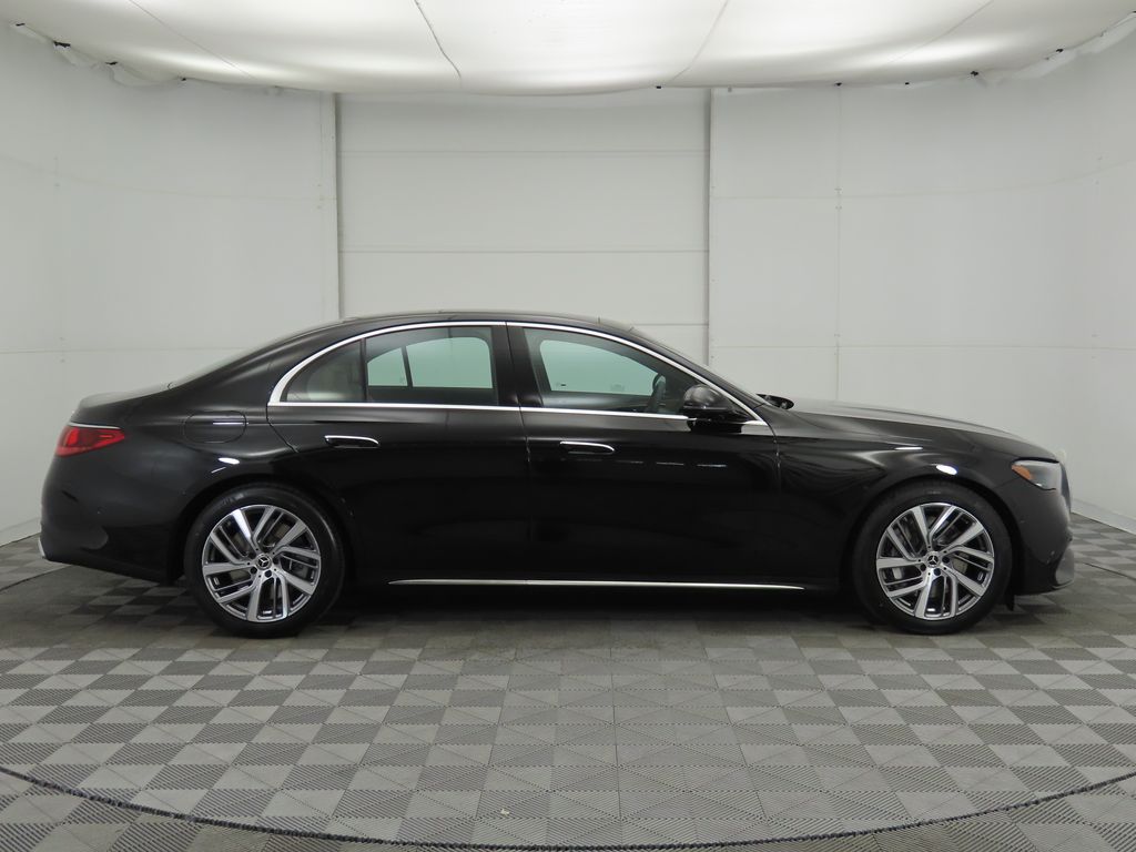 Thumbnail: 2025 Mercedes-Benz E-Class - 4
