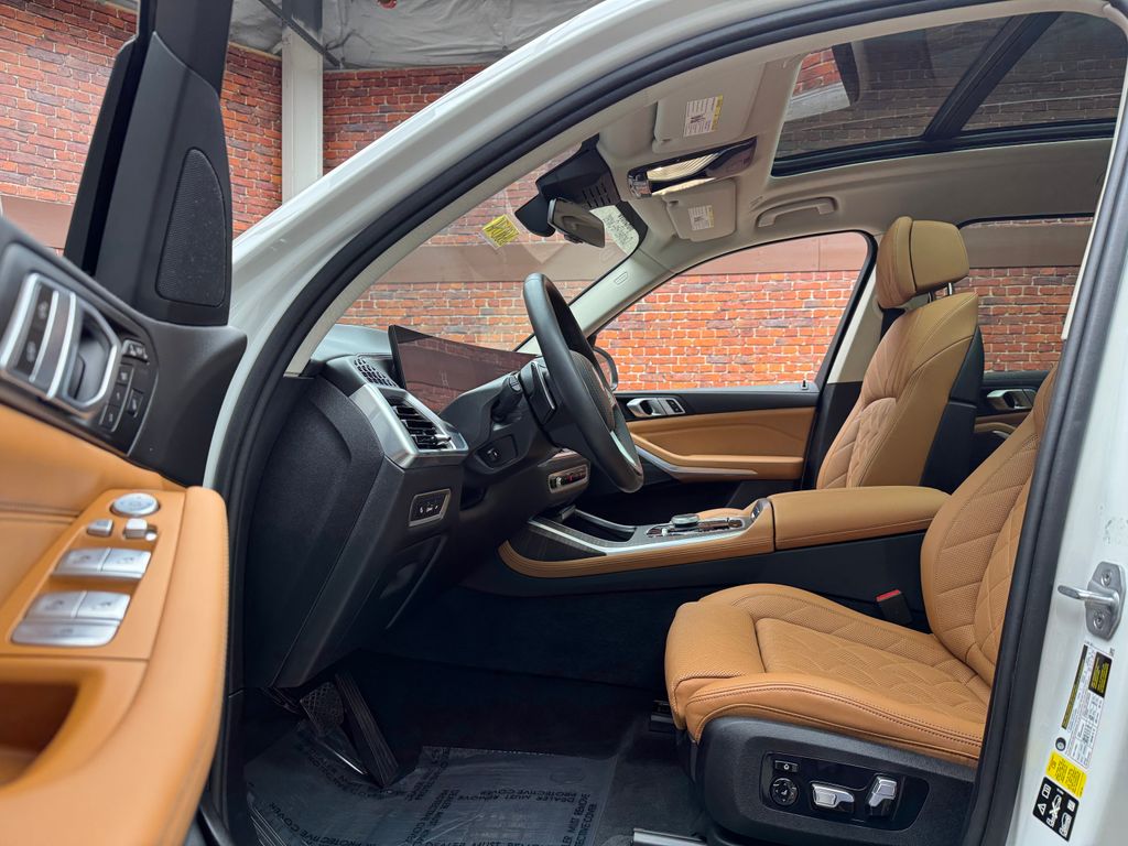 Certified Used 2024 White BMW xDrive40i image 22