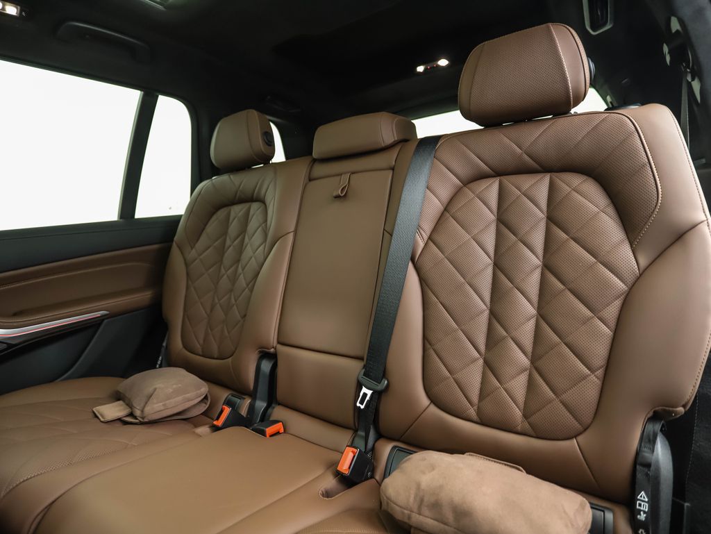 Thumbnail: 2023 BMW X7 - 23