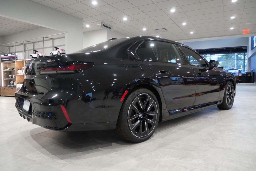 2024 BMW i7 M70 5