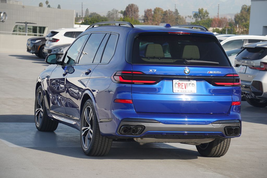 2025 BMW X7 M60i 7