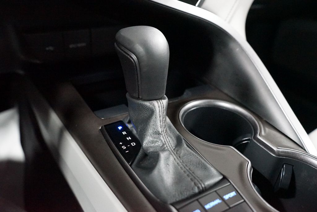 Thumbnail: 2023 Toyota Camry - 21