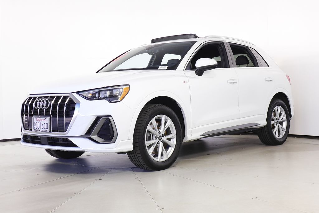 Thumbnail: 2022 Audi Q3 - 2