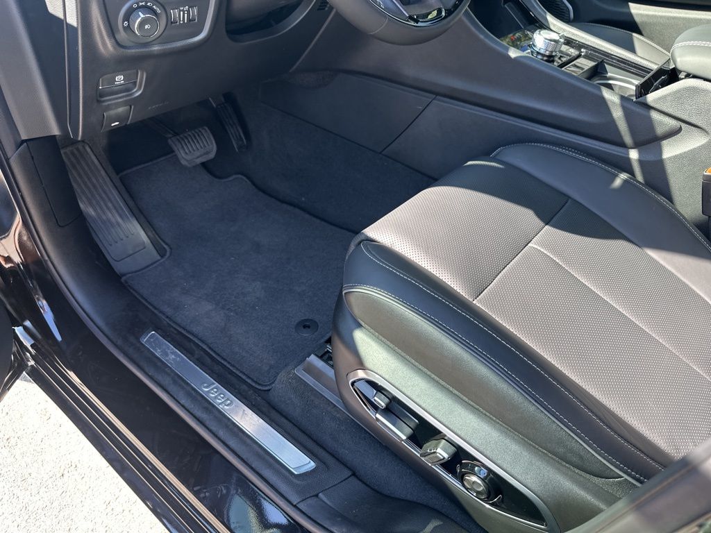 New Car 2025 Jeep Grand Cherokee L  Overland For Sale Under $70,000 In Austin, Texas