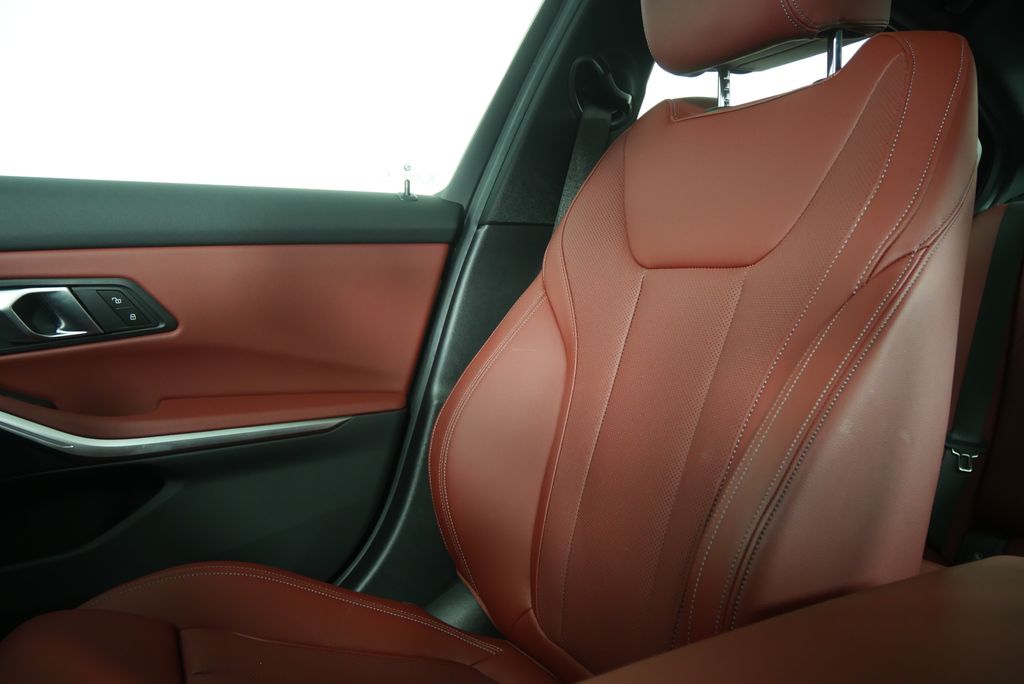 Thumbnail: 2025 BMW 3 Series - 24