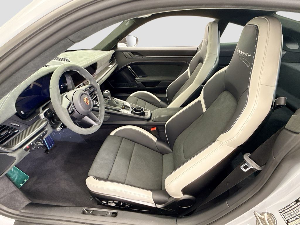 Thumbnail: 2026 Porsche 911 - 5