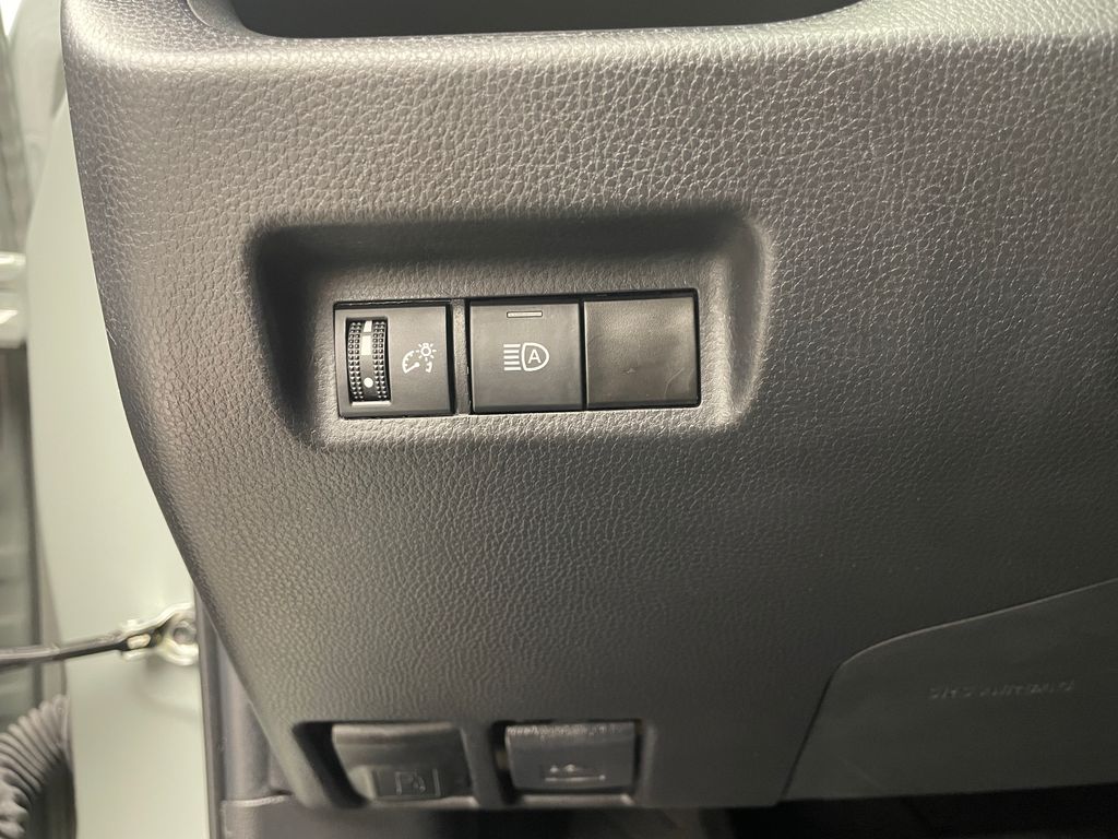 2023 Toyota RAV4 XLE 20