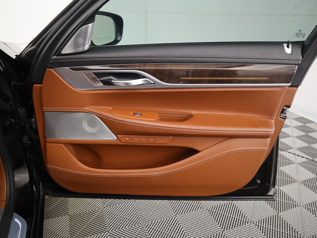 Thumbnail: 2019 BMW 7 Series - 26
