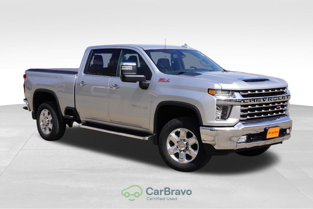 Silver Ice Metallic 2022 Chevrolet Silverado 2500HD Pickup Truck Four-Wheel Drive 6-Speed Automatic