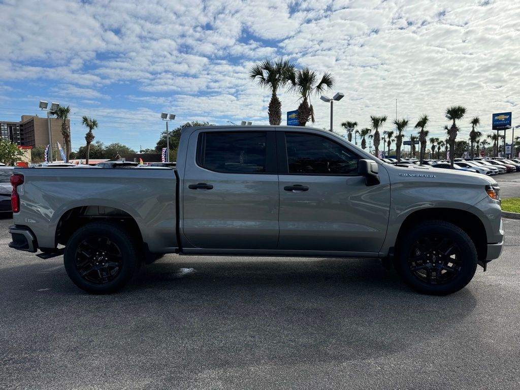 2025 Chevrolet Silverado 1500 Custom 9