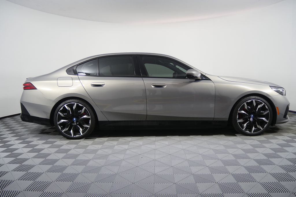 Thumbnail: 2024 BMW i5 - 2