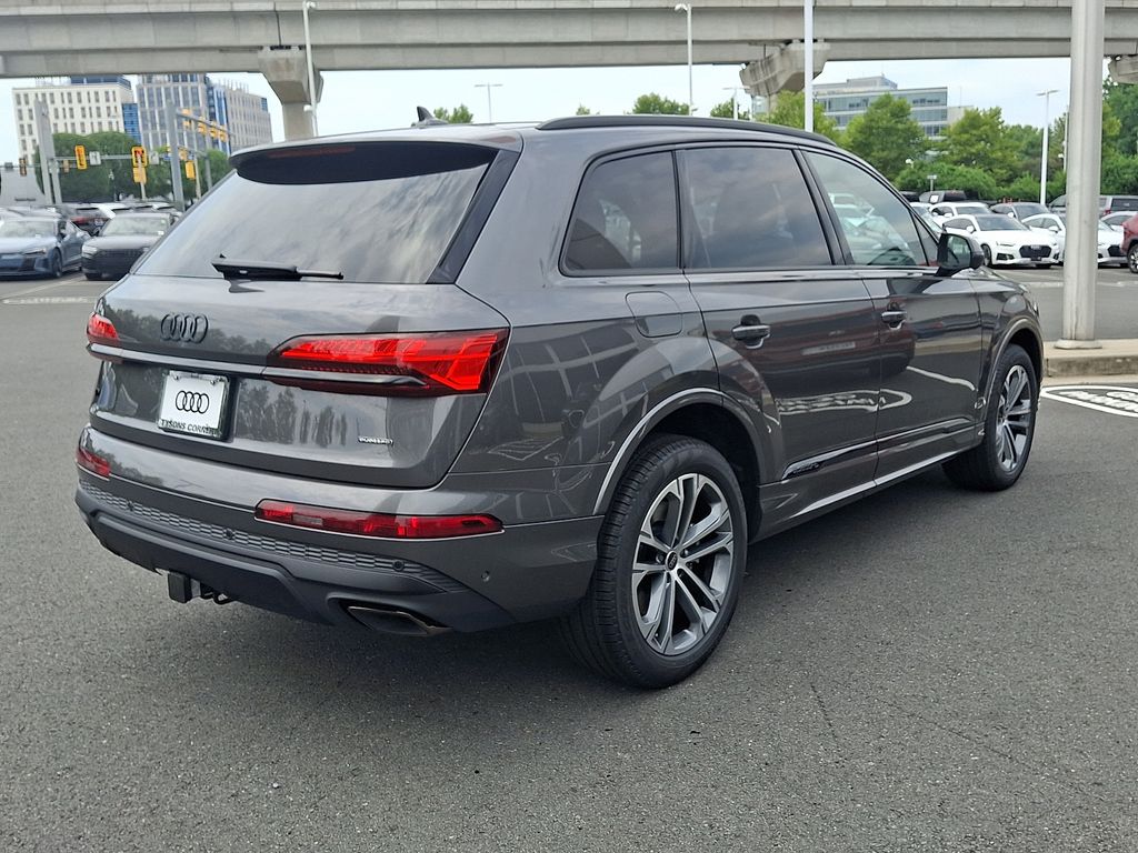 Thumbnail: 2026 Audi Q7 - 3