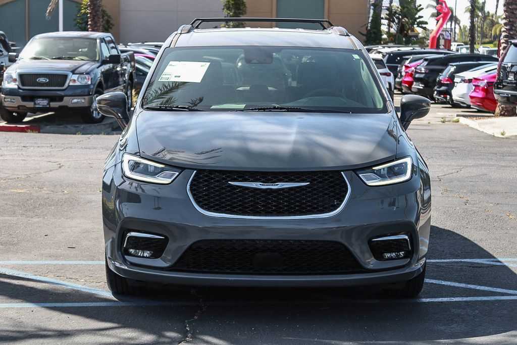 View vehicle photo 2