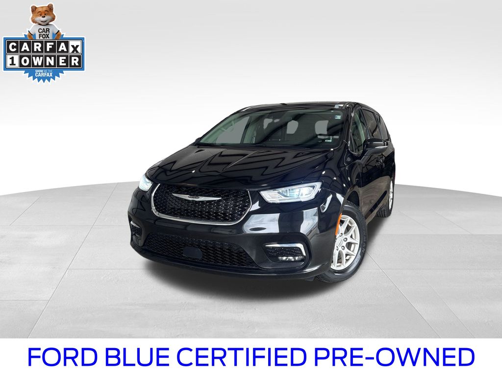 Brilliant Black Crystal Pearlcoat 2023 Chrysler Pacifica Minivan Front-Wheel Drive 9-Speed Automatic