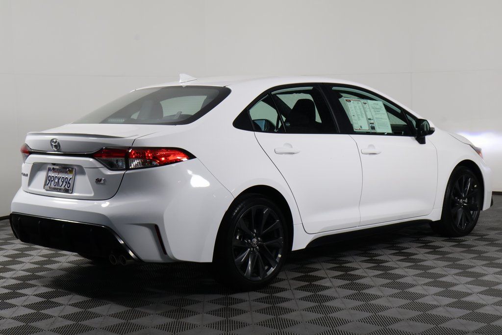 Thumbnail: 2025 Toyota Corolla - 4
