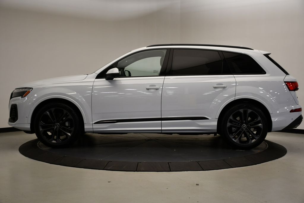 Thumbnail: 2025 Audi Q7 - 2