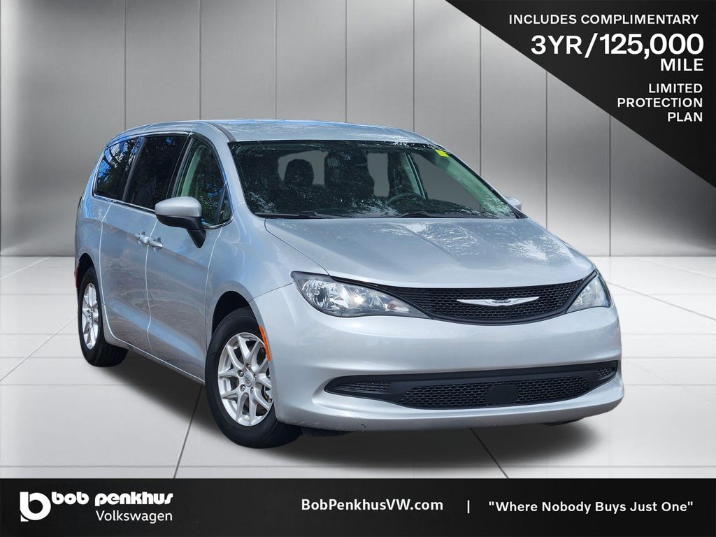 2023 Chrysler Voyager LX