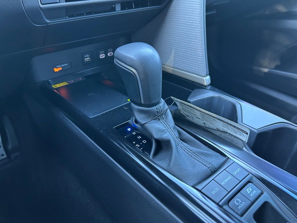 Thumbnail: 2025 Toyota Camry - 27