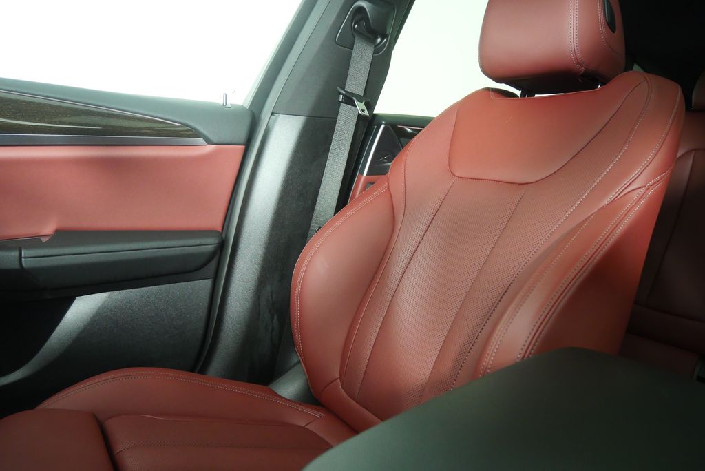 Thumbnail: 2025 BMW X4 - 28