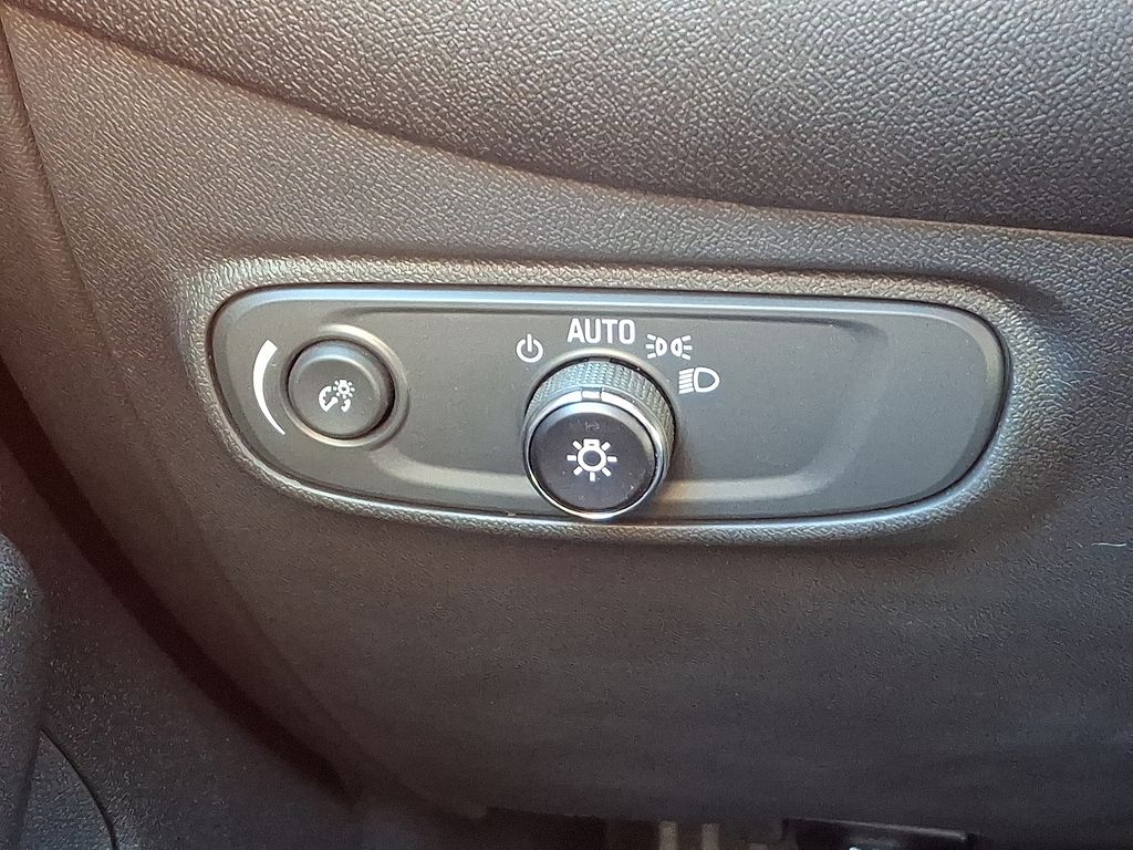 Thumbnail: 2023 Chevrolet Equinox - 23