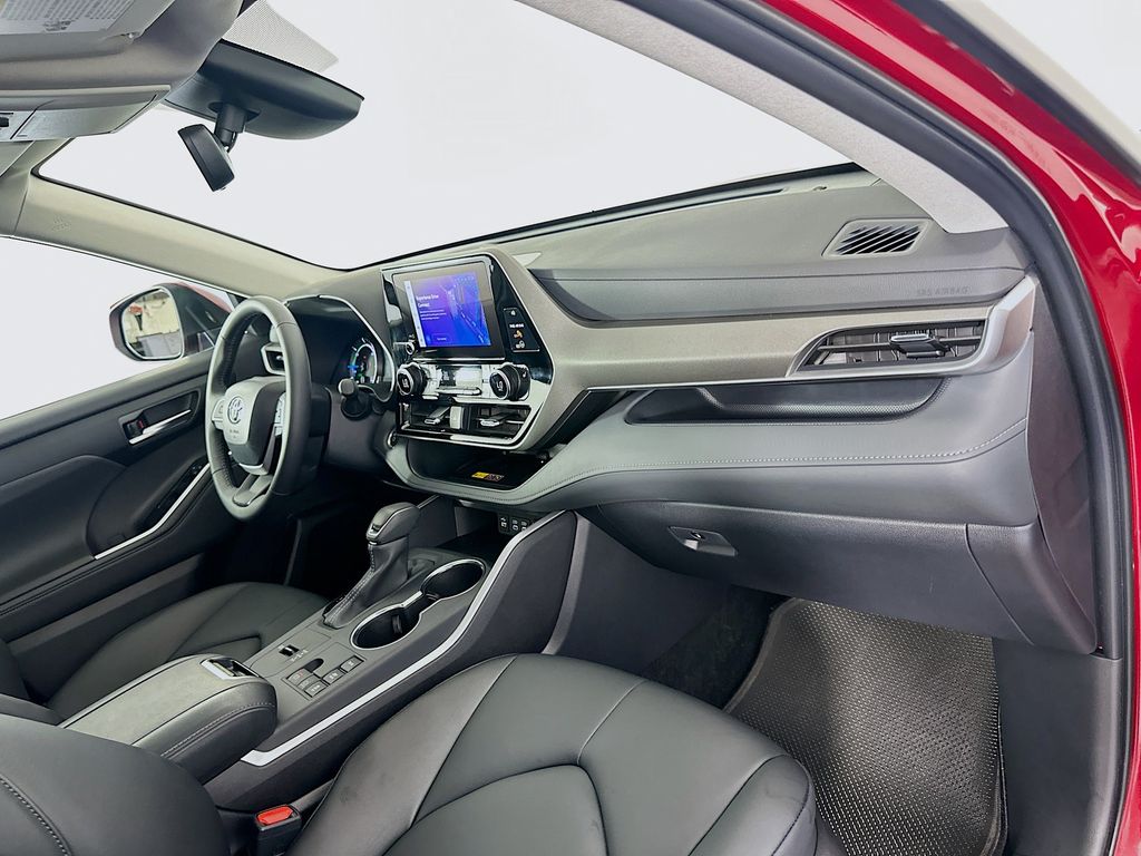 Thumbnail: 2026 Toyota Highlander - 30