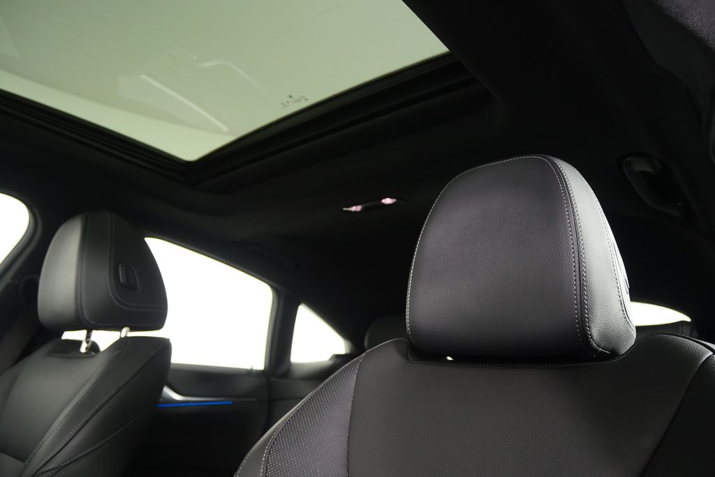 Thumbnail: 2022 BMW i4 - 12