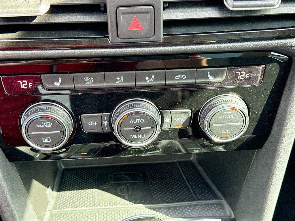 New 2024 Black Pearl Volkswagen 1.5T SE image 16