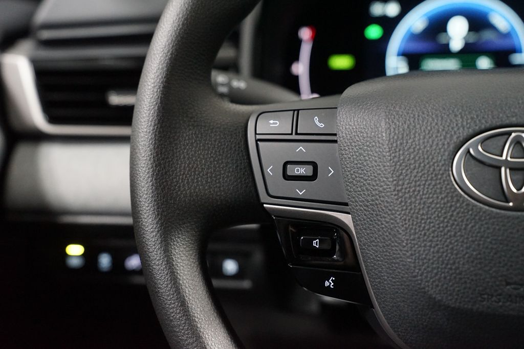 Thumbnail: 2025 Toyota Camry - 14