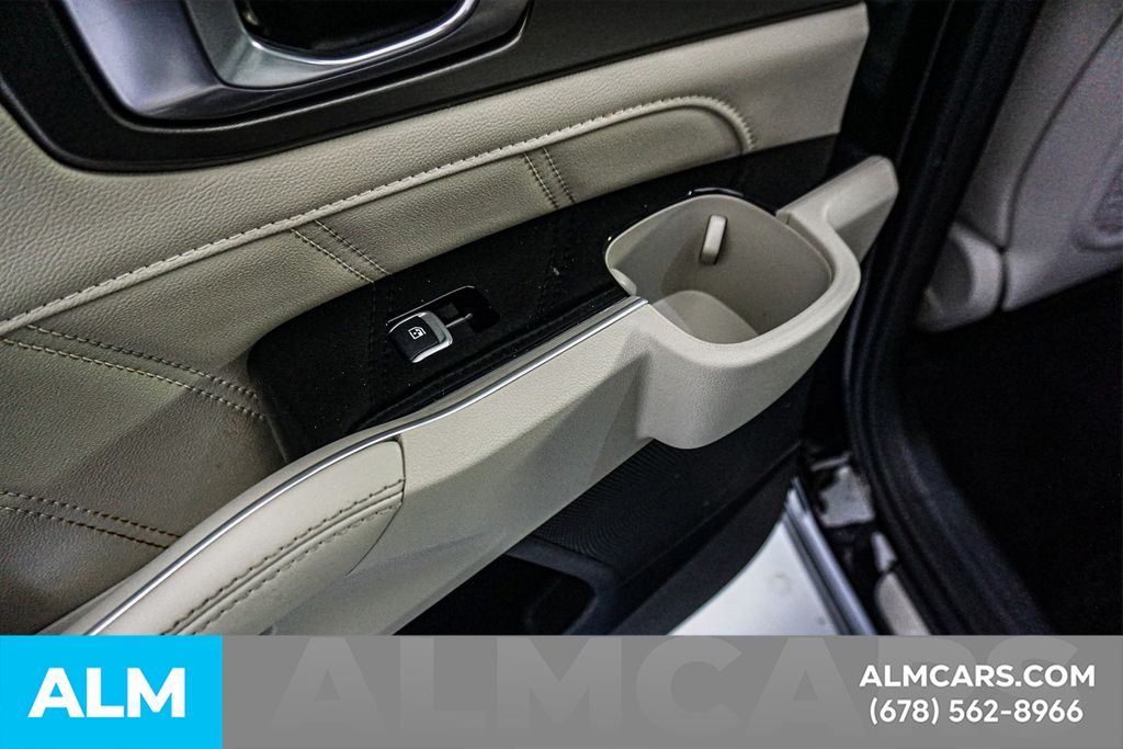 Used 2022 Black Kia SX image 56