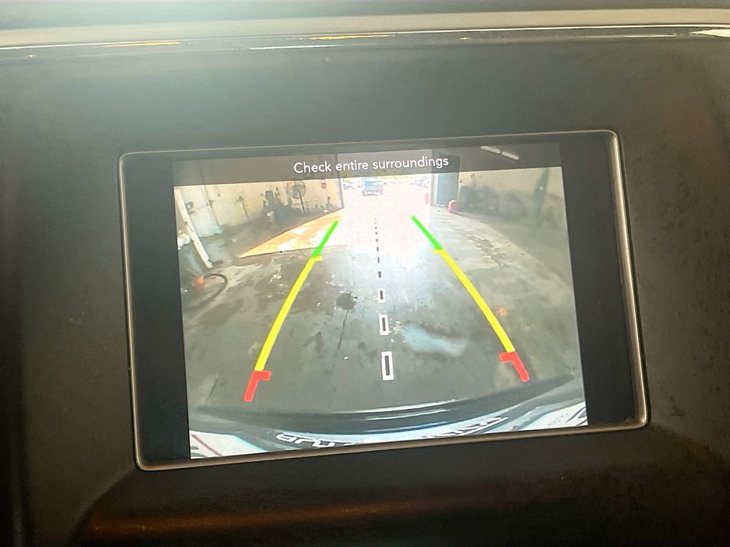 Used 2019 Silver Jeep Laredo image 13
