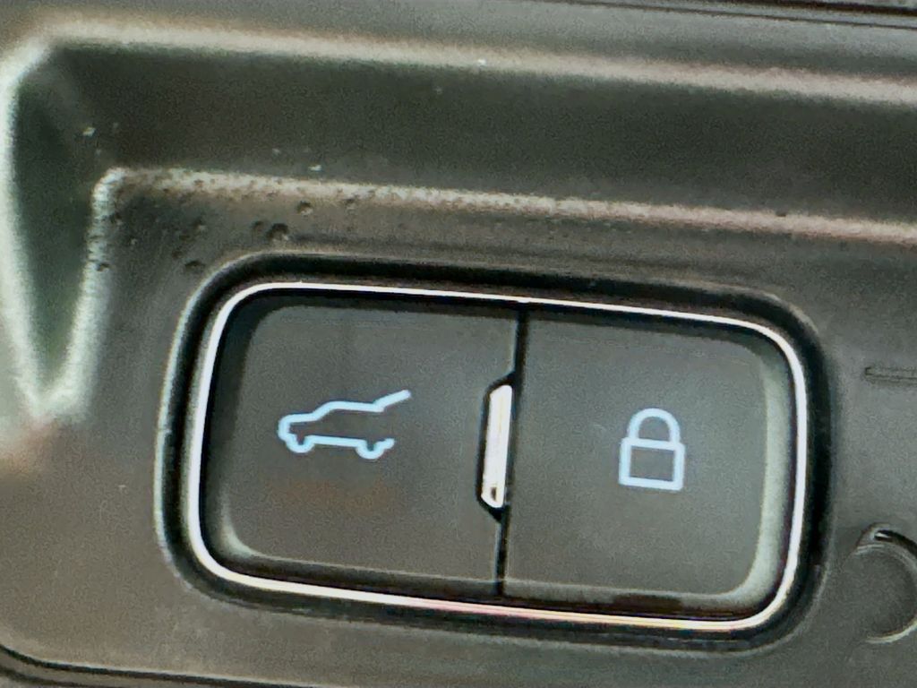 Used Car 2022 Ford Explorer  Xlt For Sale Under $30,000 In Austin, Texas