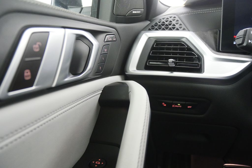 Thumbnail: 2024 BMW X6 - 18