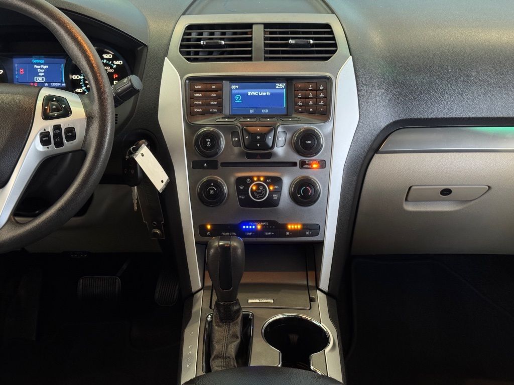 2015 Ford Explorer Base - 3