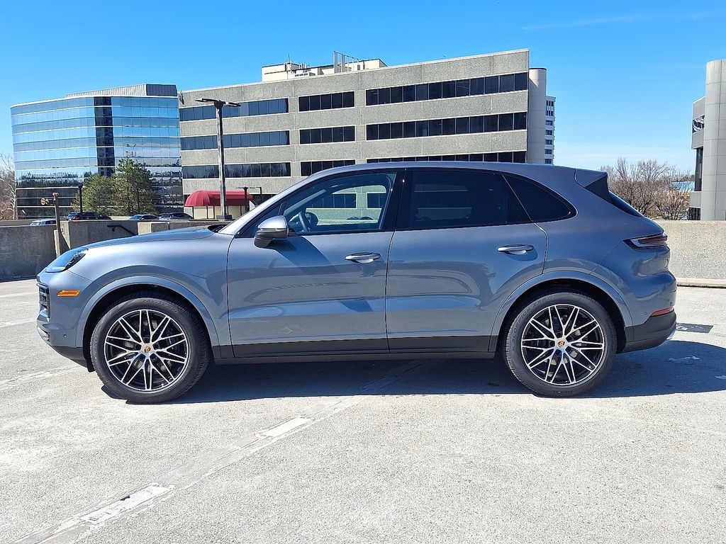 Thumbnail: 2026 Porsche Cayenne - 2