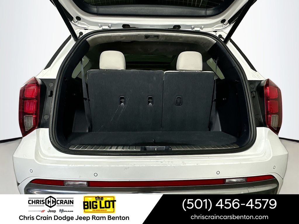 View vehicle photo 7