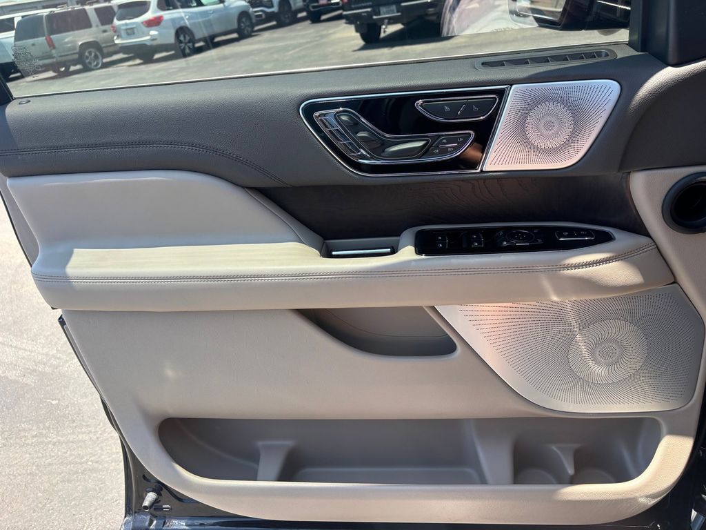 Used Car 2023 Lincoln Navigator  Reserve For Sale Under $70,000 In Austin, Texas
