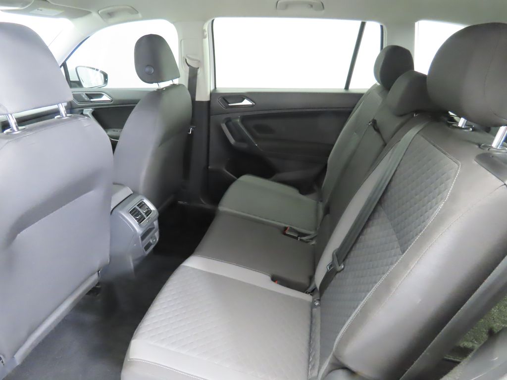 Thumbnail: 2018 Volkswagen Tiguan - 19