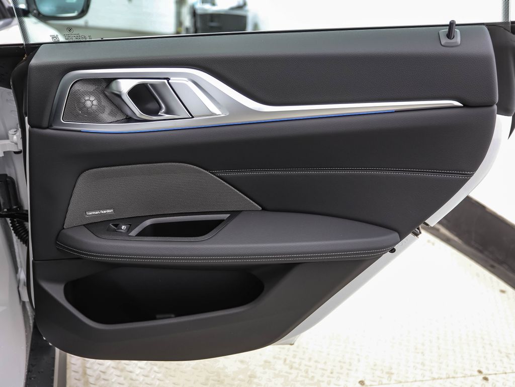 Thumbnail: 2026 BMW i4 - 25