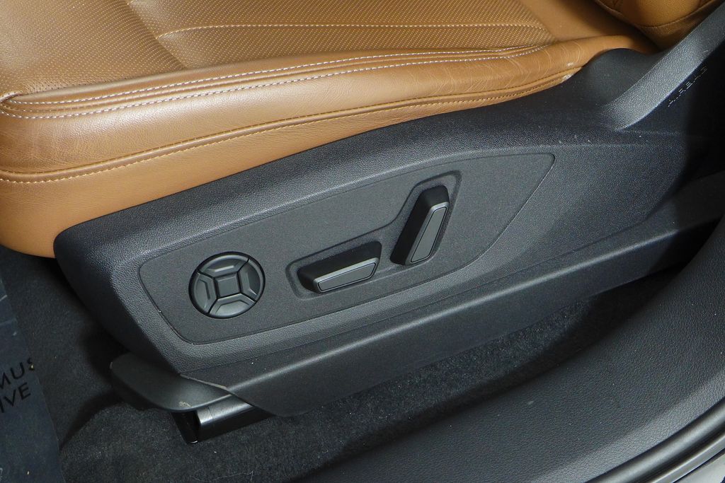 Thumbnail: 2024 Audi Q8 e-tron - 23