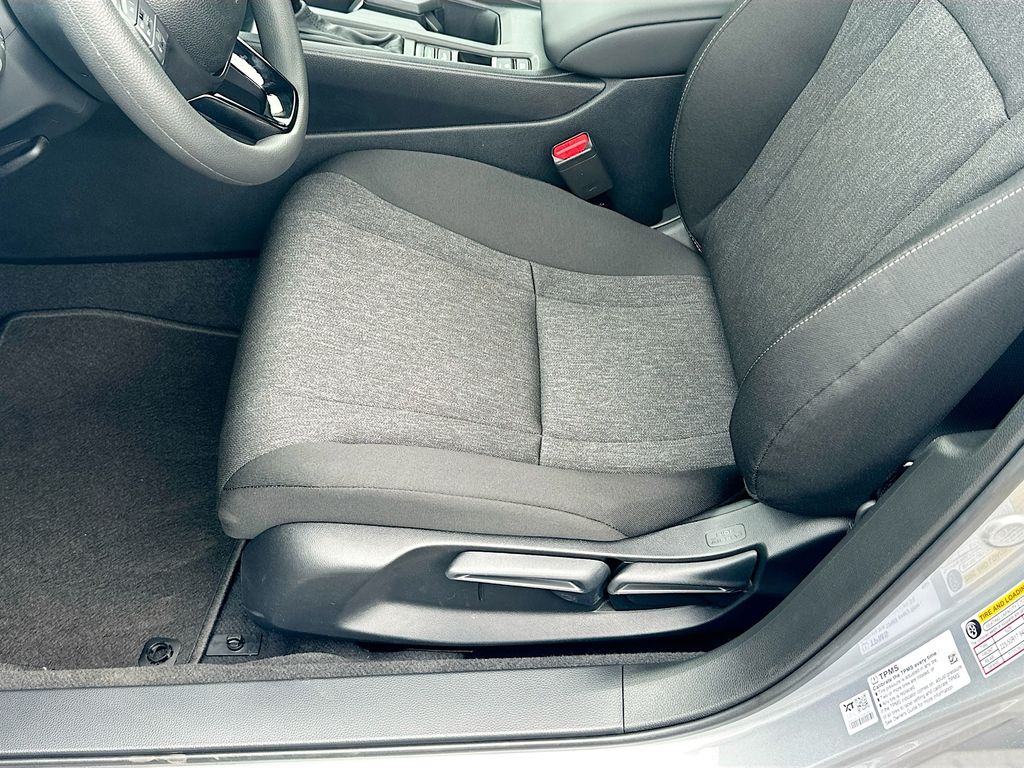 2025 Honda Accord LX 20