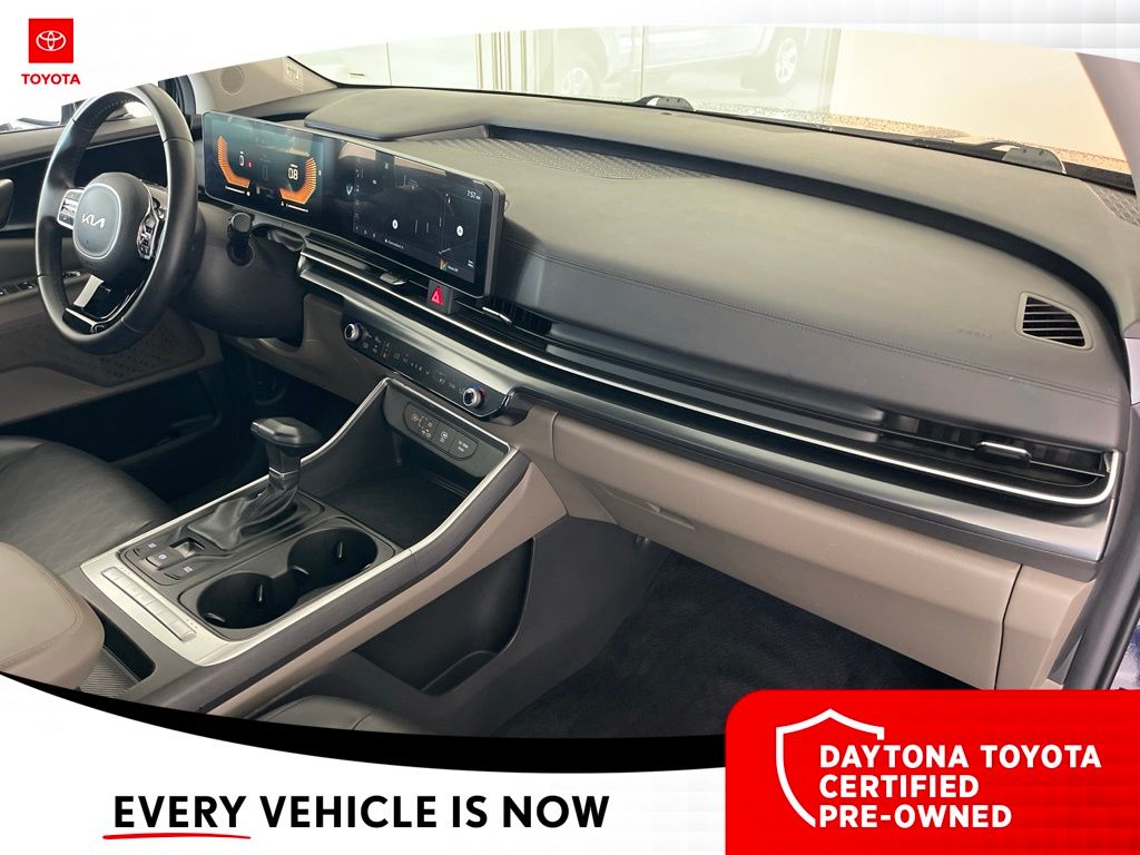 2025 Kia Carnival LXS - Photo 30